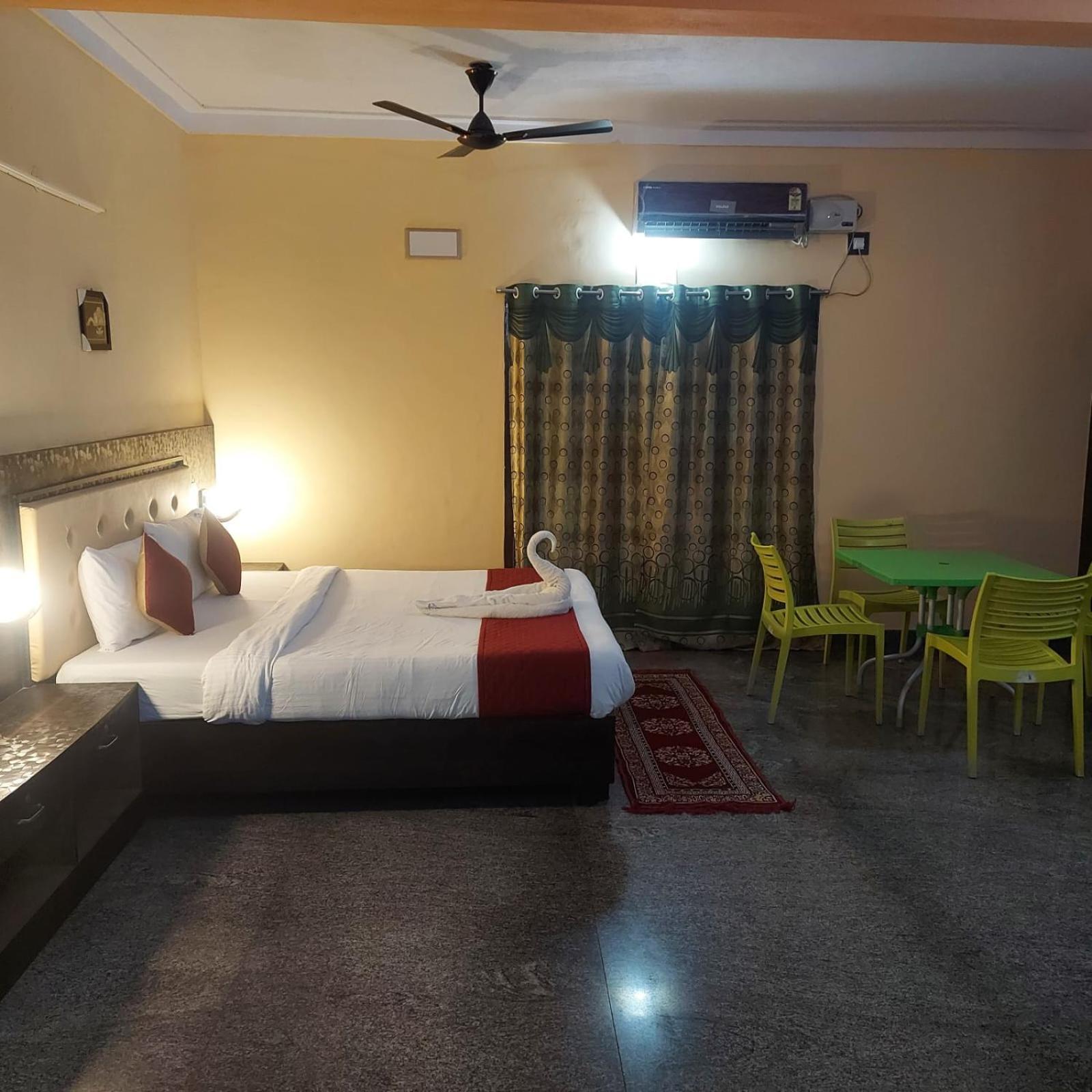 Dolphin Resort Yelagiri Buitenkant foto