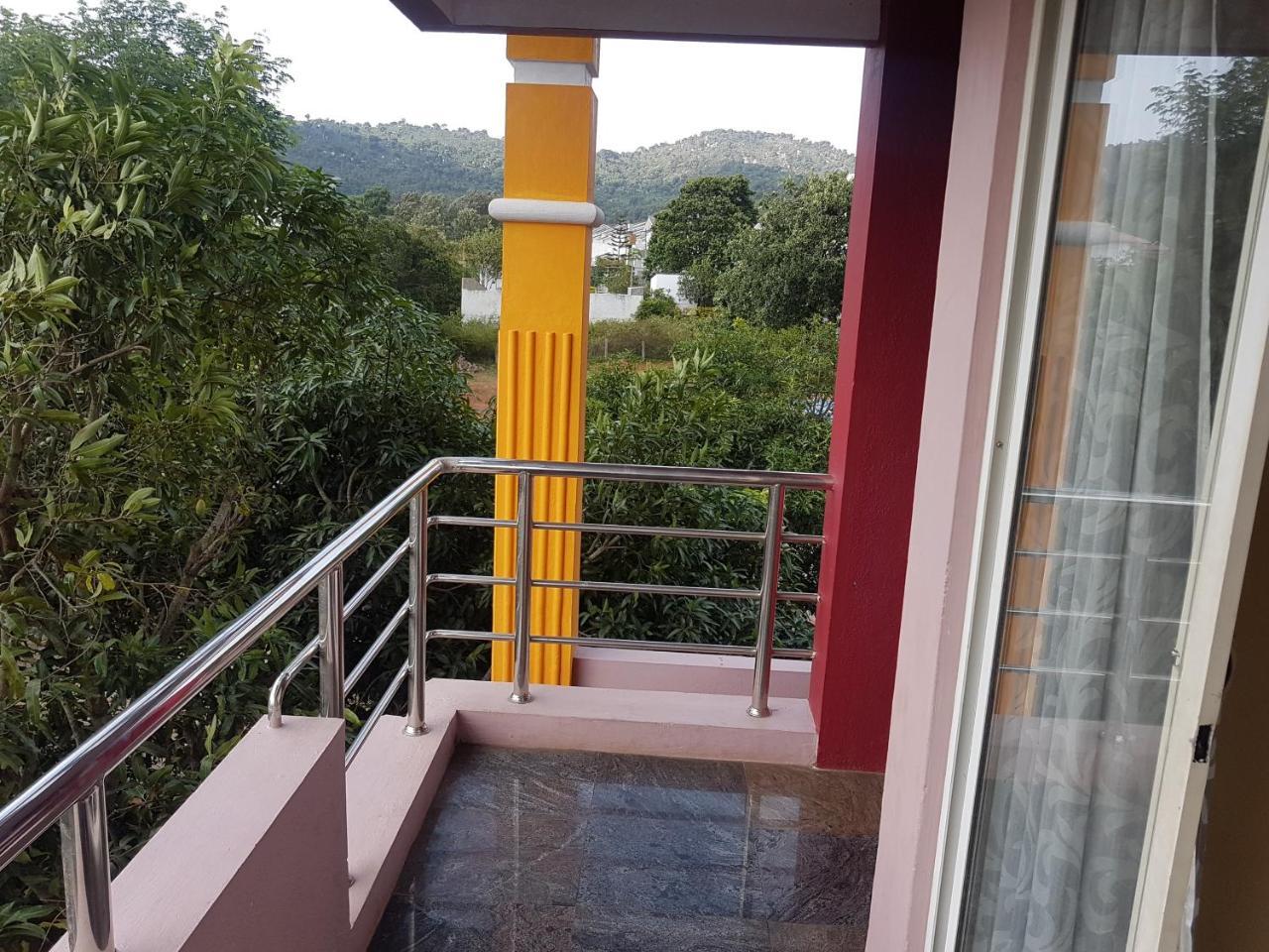 Dolphin Resort Yelagiri Buitenkant foto